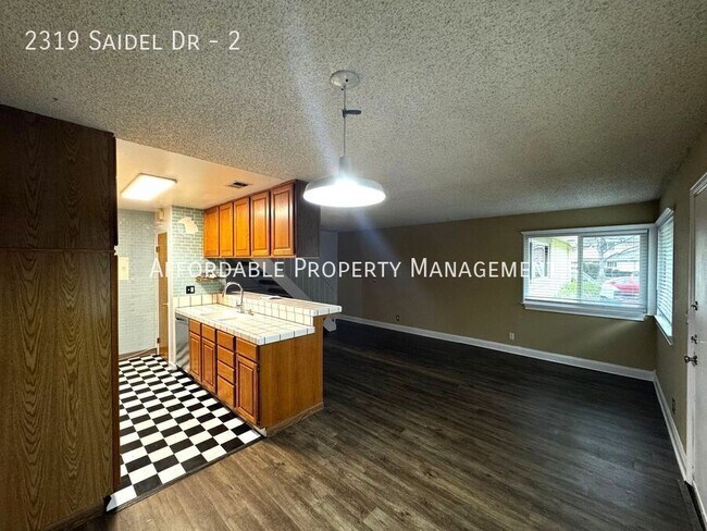 Building Photo - 2319 Saidel Dr