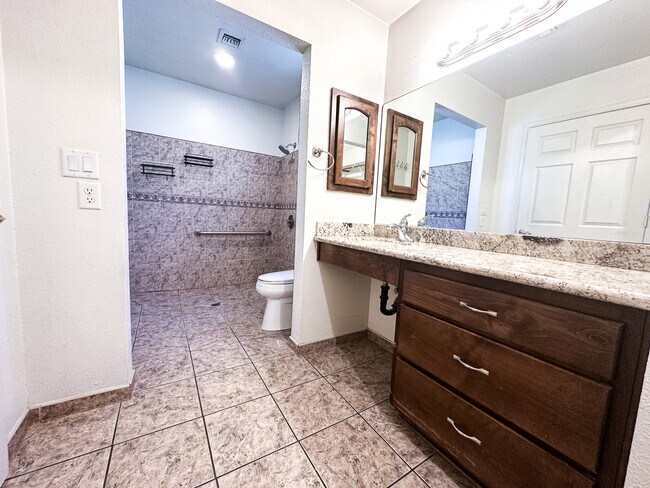 Building Photo - 3555 W 15th Ln