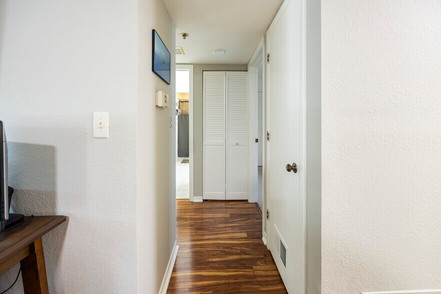 Building Photo - 198 Oriole Cir