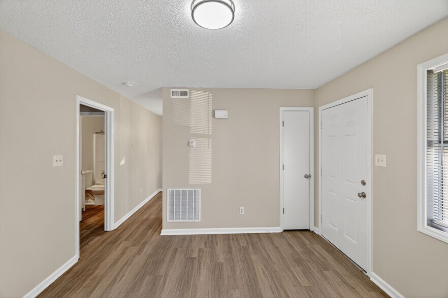 Building Photo - 105 Bay Meadow Ct