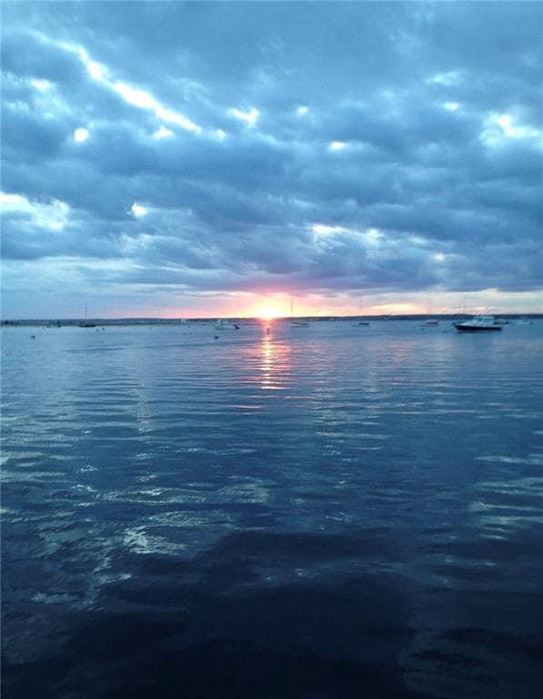 Building Photo - 118 Bay St