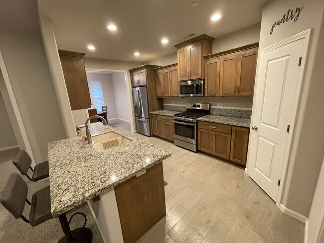 Building Photo - Chico 3 bed 2 bath luxury Belvedere neighborhood, 1800 sqft living space