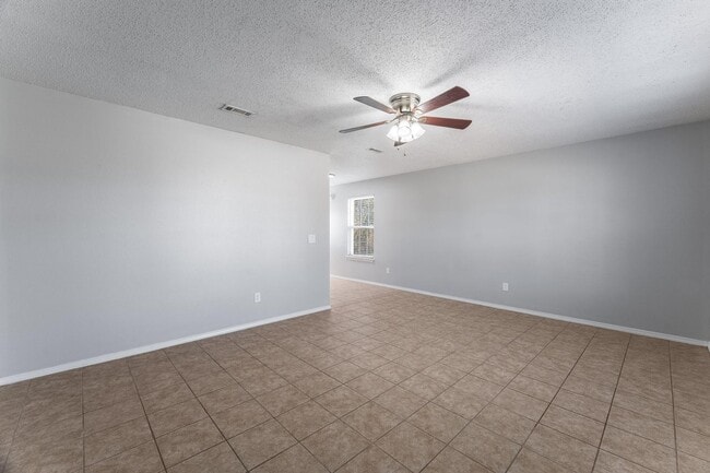 Building Photo - 3503 SW Victoria Pl