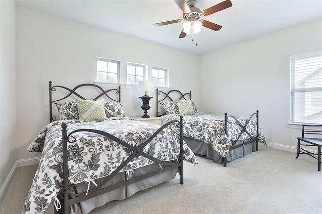 Building Photo - 13011 Mustang River Dr