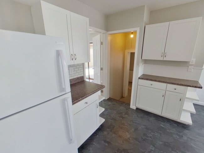 Building Photo - 417 S Leonine Rd