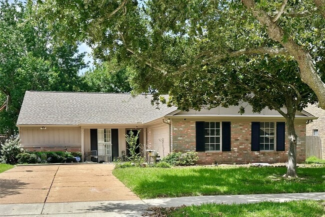 Primary Photo - 3418 Green Fields Dr