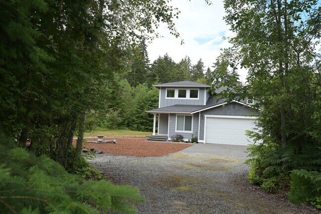 Primary Photo - 3 bed, 2.5 bath, 2 car garage, lots of sun...