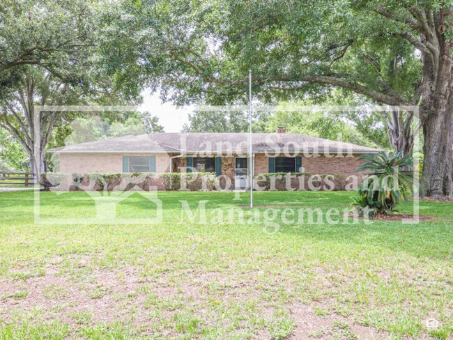 Primary Photo - 2190 Belaire Dr