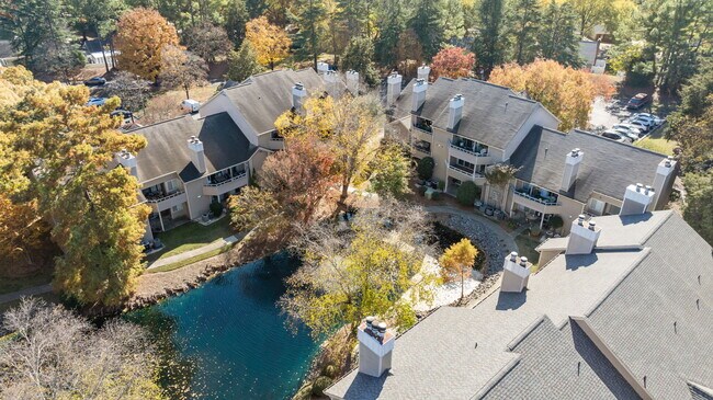 Building Photo - 2505 Stockbridge Dr