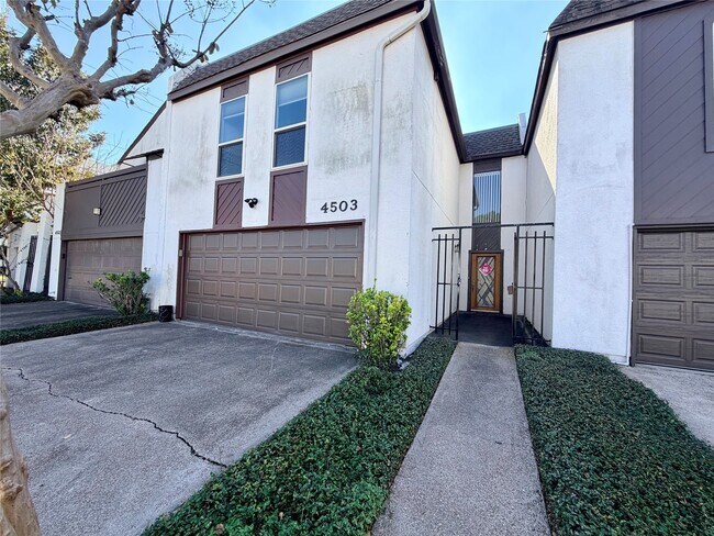 Primary Photo - 4503 Medinah Pl