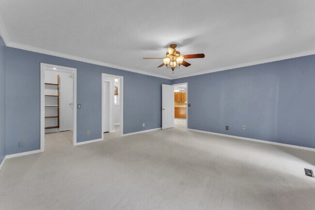 Building Photo - Spacious 4BR, 4BA Home with Lake Views in Belle Terre Acres $2,225/mo rent***