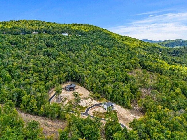 Building Photo - 162 Pond Rd