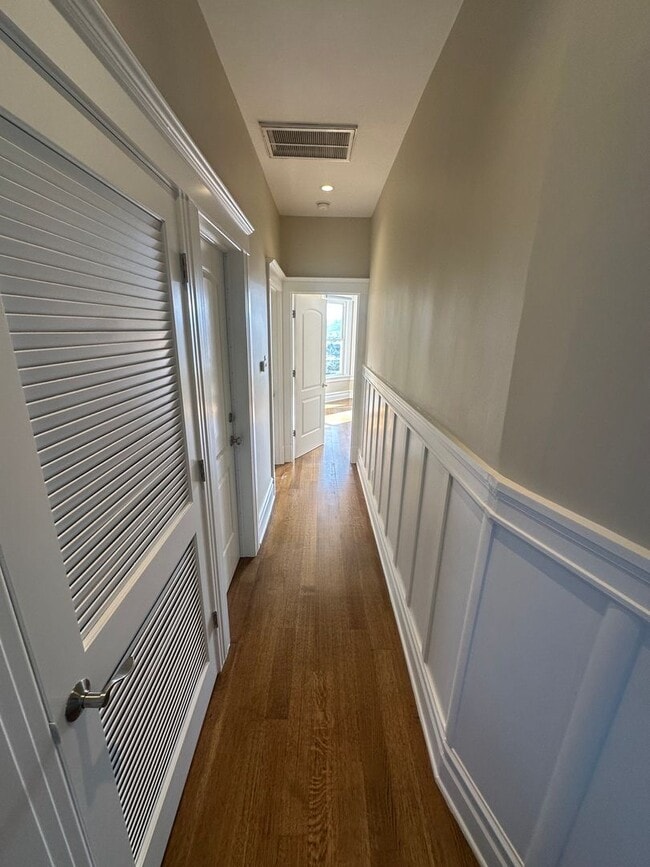 Building Photo - 817-821 Oak Street (7057r)