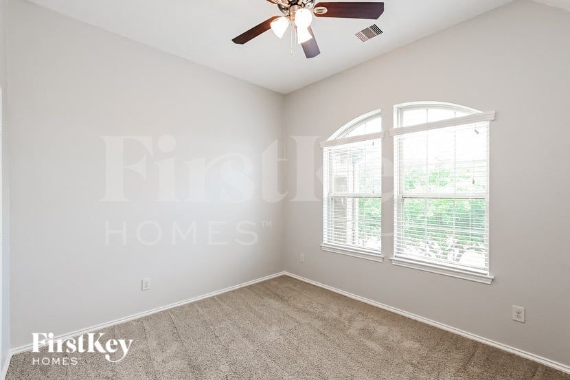 Building Photo - 10402 Golden Hearth Ln