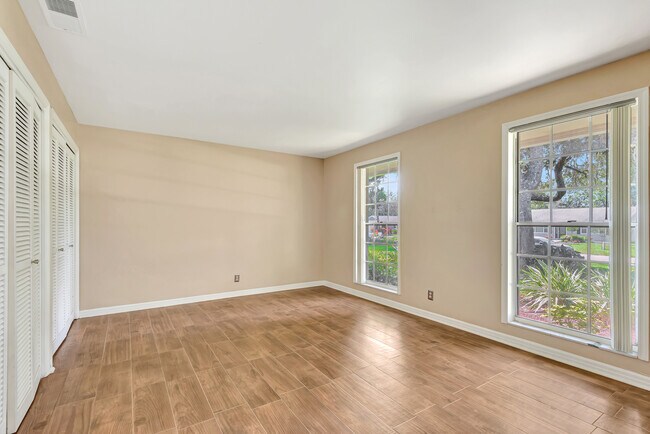 Building Photo - 119 Rio Pinar Dr