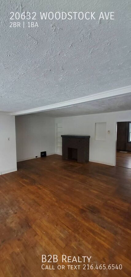 Building Photo - 20632 Woodstock Ave