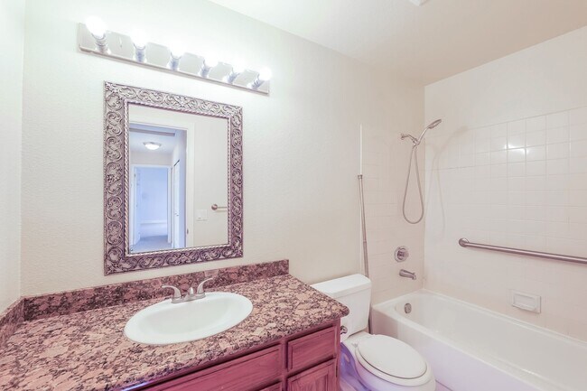 Building Photo - PURE Property Management Presents: Well-maintained 3-bedroom, 2-bath home in Cloverdale!