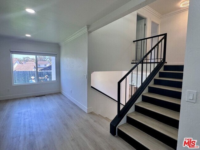Building Photo - 2863 Carmar Way