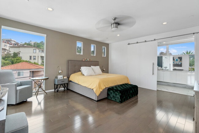 Building Photo - 3218 Ibis St