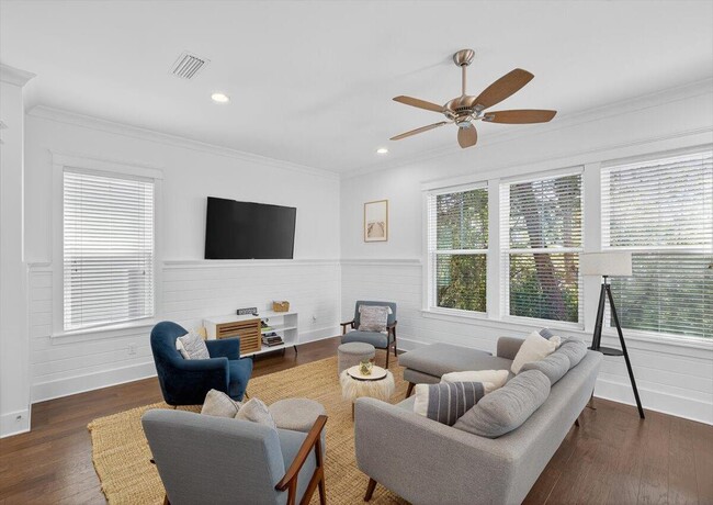 Building Photo - 28 Emerald Beach Cir