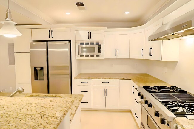 Building Photo - 1605 Fulton St