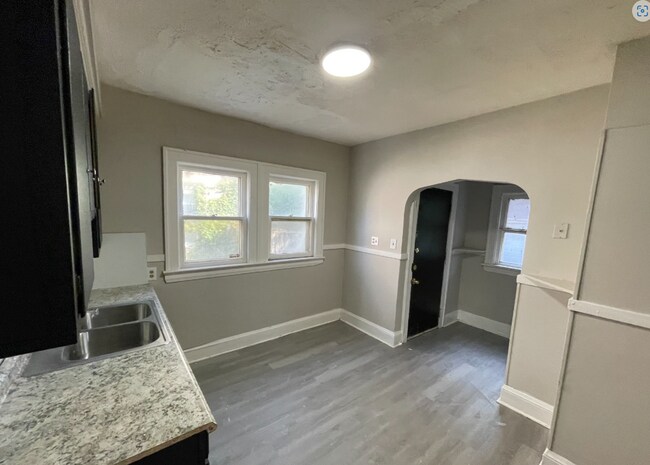 Building Photo - SECTION 8 and EDEN Accepted!! Spacious Newly Renovated 3 Br Home!