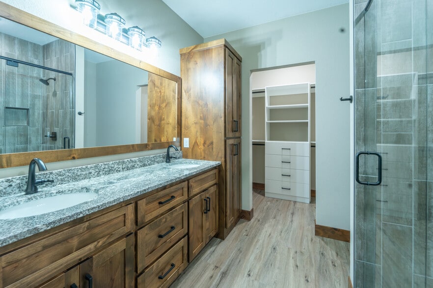 Building Photo - 11567 Forestview Dr