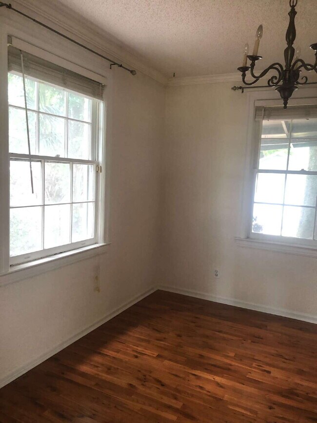 Building Photo - AVAILABLE MID-JUNE:  Charming 2-Bedroom Ho...