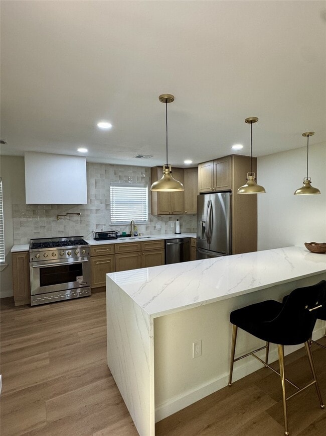 Building Photo - 10907 Olympia Dr