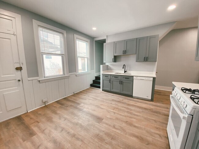 Building Photo - NEWLY RENOVATED 2  BEDROOM IN THE HEART OF MOUNT OLIVER!