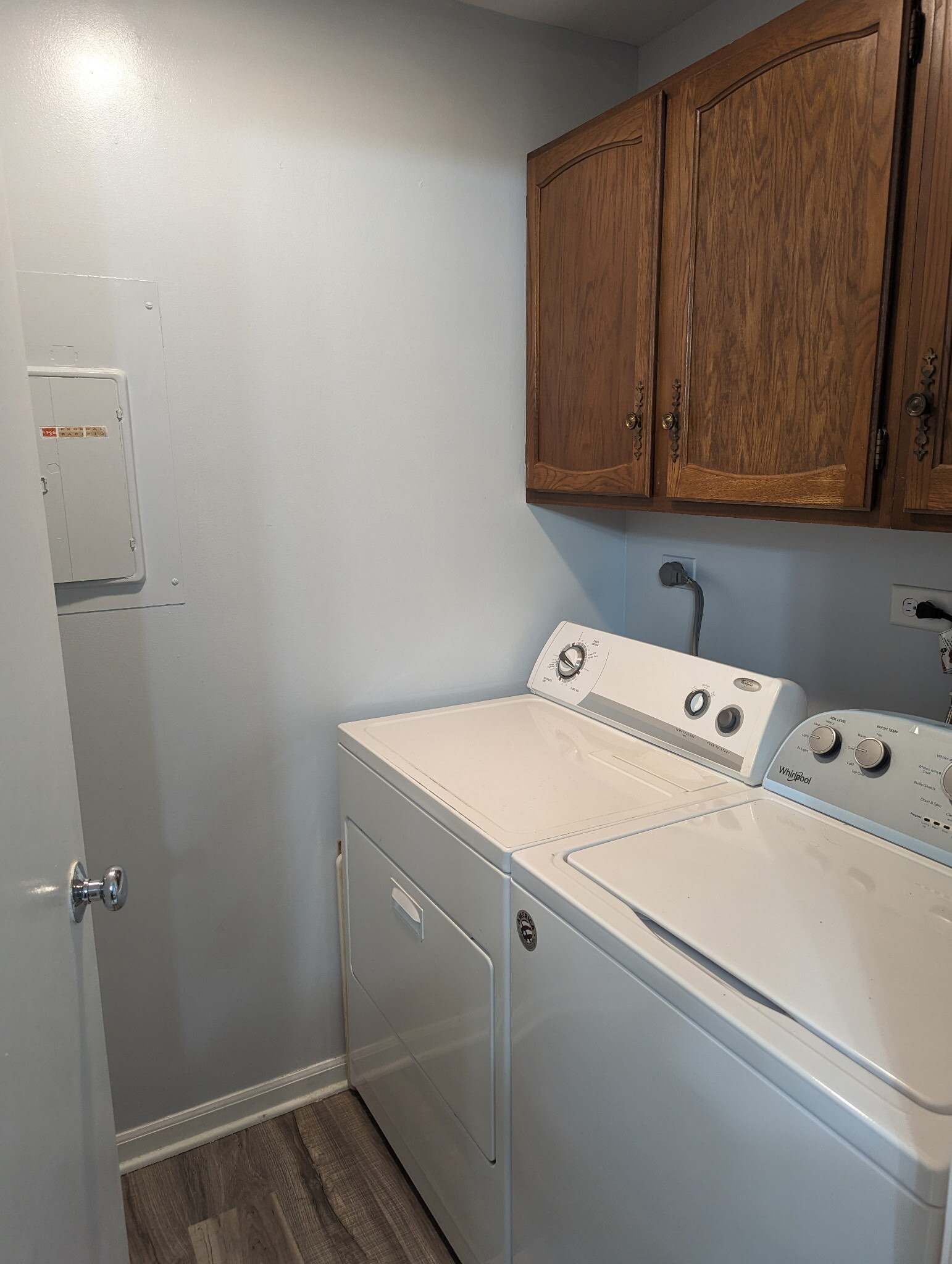 In unit Laundry - 5935 Lincoln Ave