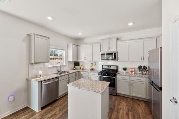 Building Photo - 7585 Stonehouse Dr