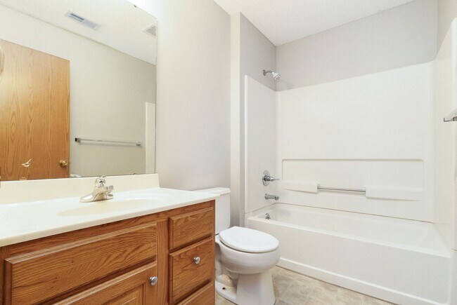 Building Photo - 608 Goodrich Dr