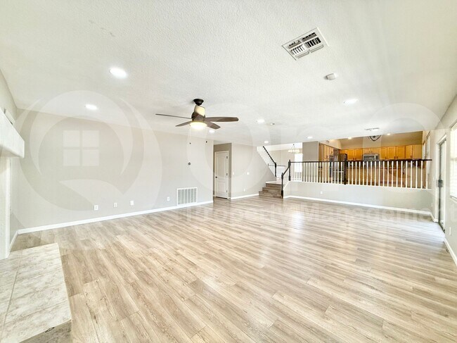 Building Photo - 1495 E Toledo St