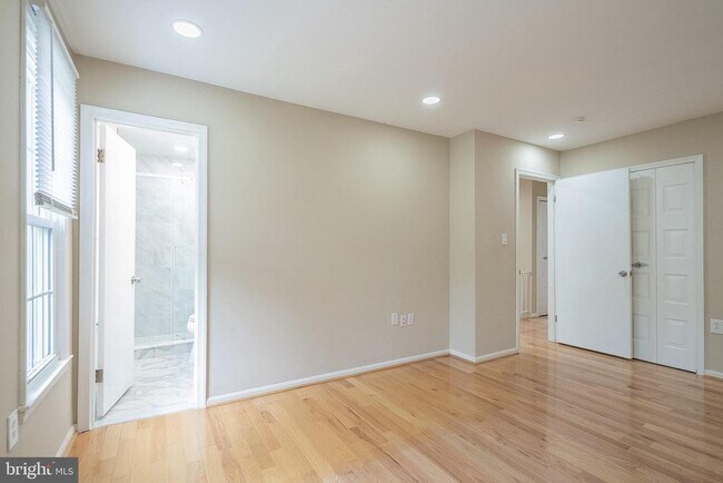Building Photo - 5844 Banning Pl