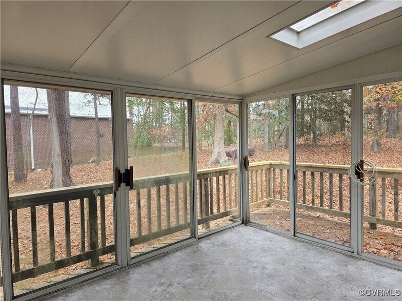 Building Photo - 14600 Helmsman Ct