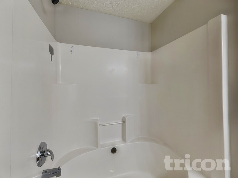 Building Photo - 3234 Hurst St