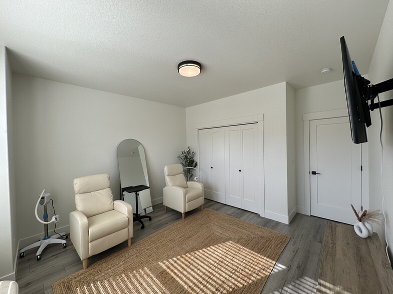 Bedroom 1 - 437 NW Coast Mountain Dr
