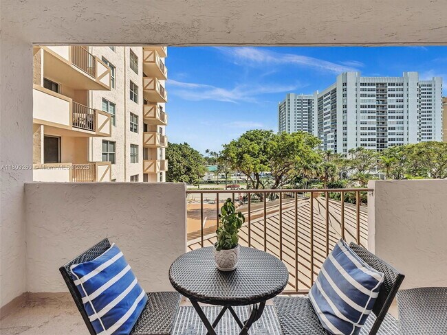 Building Photo - 1865 S Ocean Dr