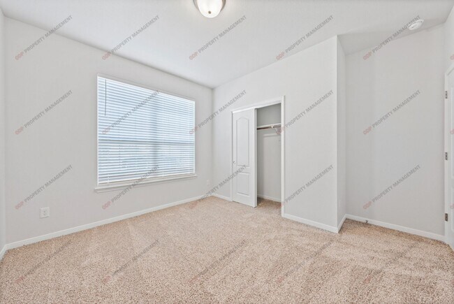 Building Photo - $250 OFF FIRST MONTHS RENT