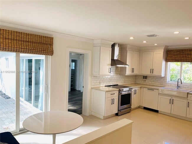 Building Photo - 4218 Braganza Ave