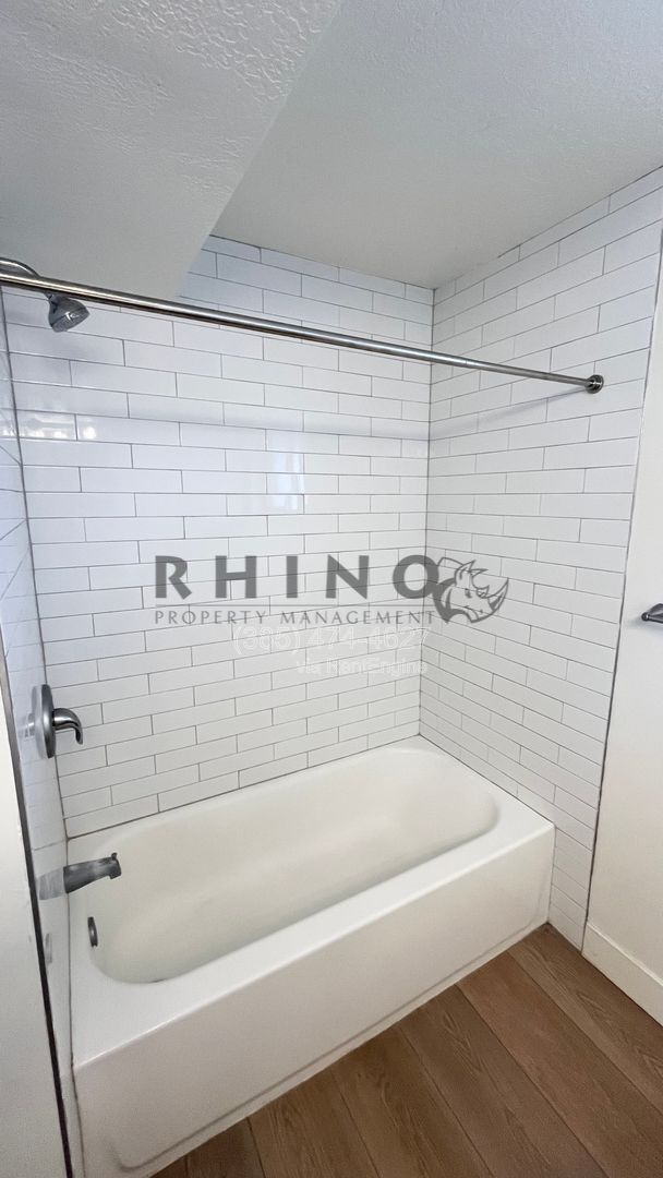 Building Photo - 660 S 800 E