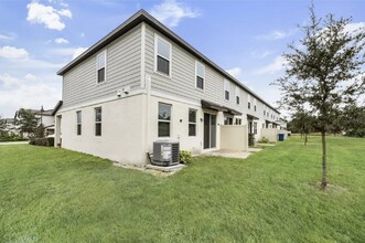 Building Photo - Charming 3-Bed Oasis in Ocoee: Spacious 1574 sq. ft. Townhouse with 2.5 Baths!