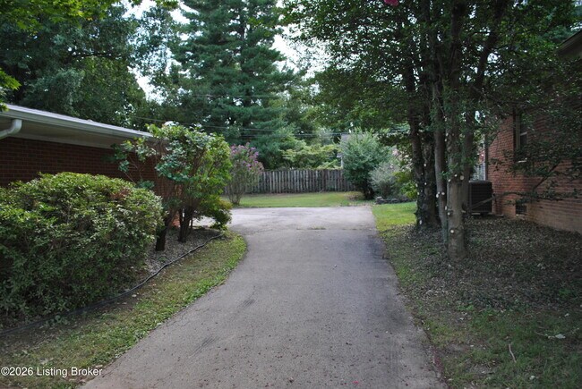 Building Photo - 2706 Lime Kiln Ln
