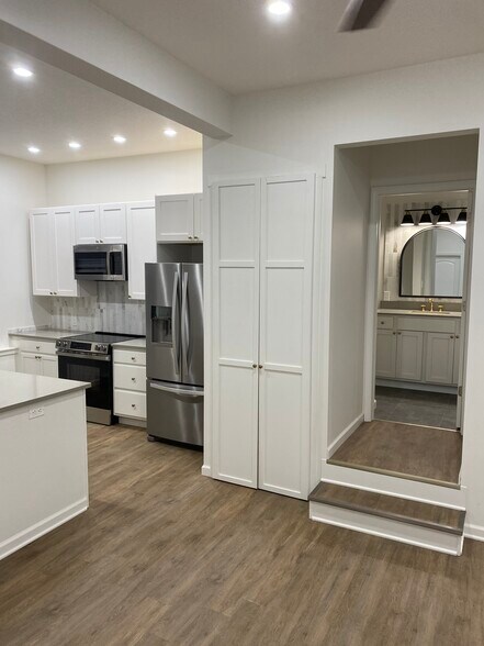 Building Photo - 203 E Ellsworth St