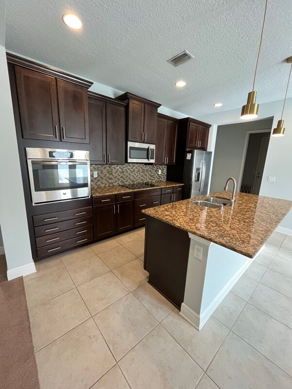 Building Photo - 7025 Briar Hill Ct