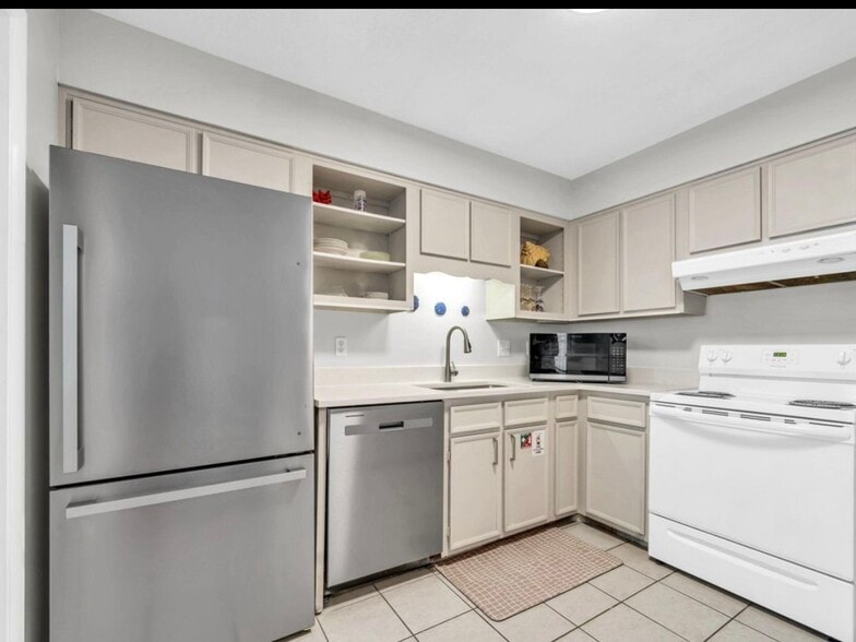 Building Photo - 321 Woodham Ct