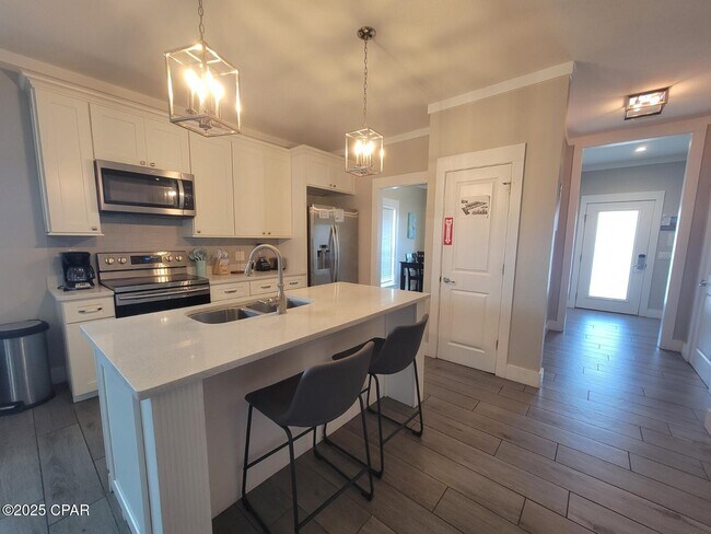 Building Photo - 100 Sea Breeze Cir