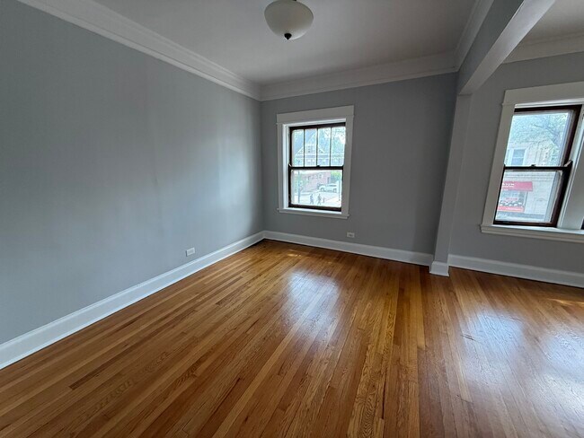 Building Photo - 1046 Chicago Ave