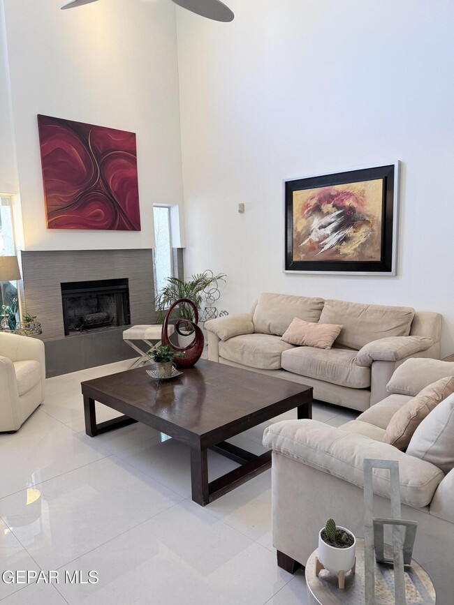 Building Photo - 6035 Bandolero Dr